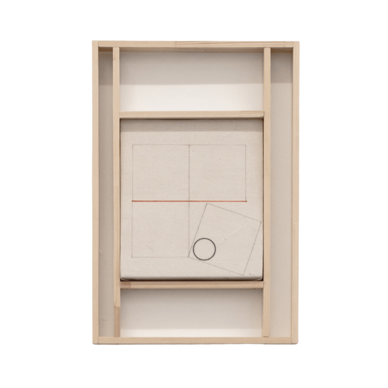 43 / gravitational screen, Tauno Ostra